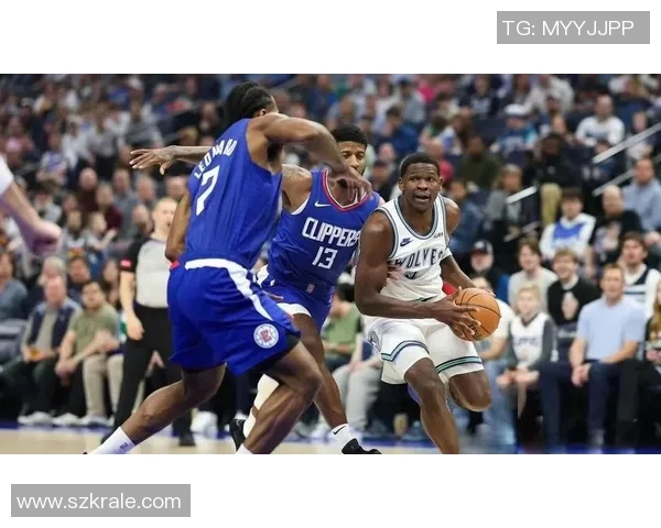 爵士队与太阳季前赛精彩对决展现新赛季球队实力与战术变化